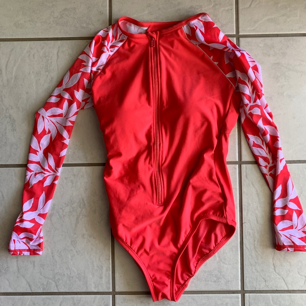 Long sleeve swim suit